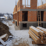 Budowa domu krok po kroku: Przewodnik po kompleksowej budowie